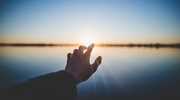 Comentario a la liturgia: Domingo, 10 de febrero - "El Señor llama a cada uno por su nombre y le invita a seguirle y servirle".