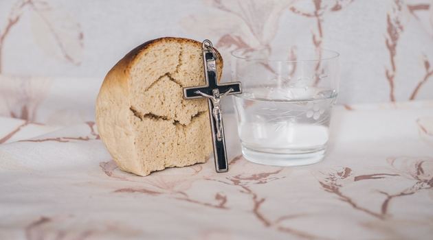 Modlitwa łączy nas z Bogiem, miłosierdzie z bliźnim, post z samym sobą